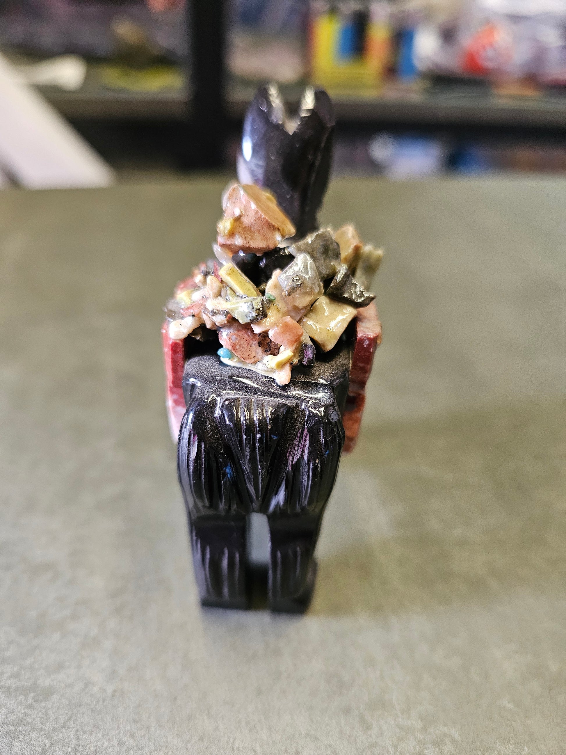 ADORNO LLAMA SAGRADA – TALLADA EN PIEDRA NATURAL - REPRESENTA LA CONEXIÓN CON LOS ANDES Y LA ESPIRITUALIDAD - 8.CM
