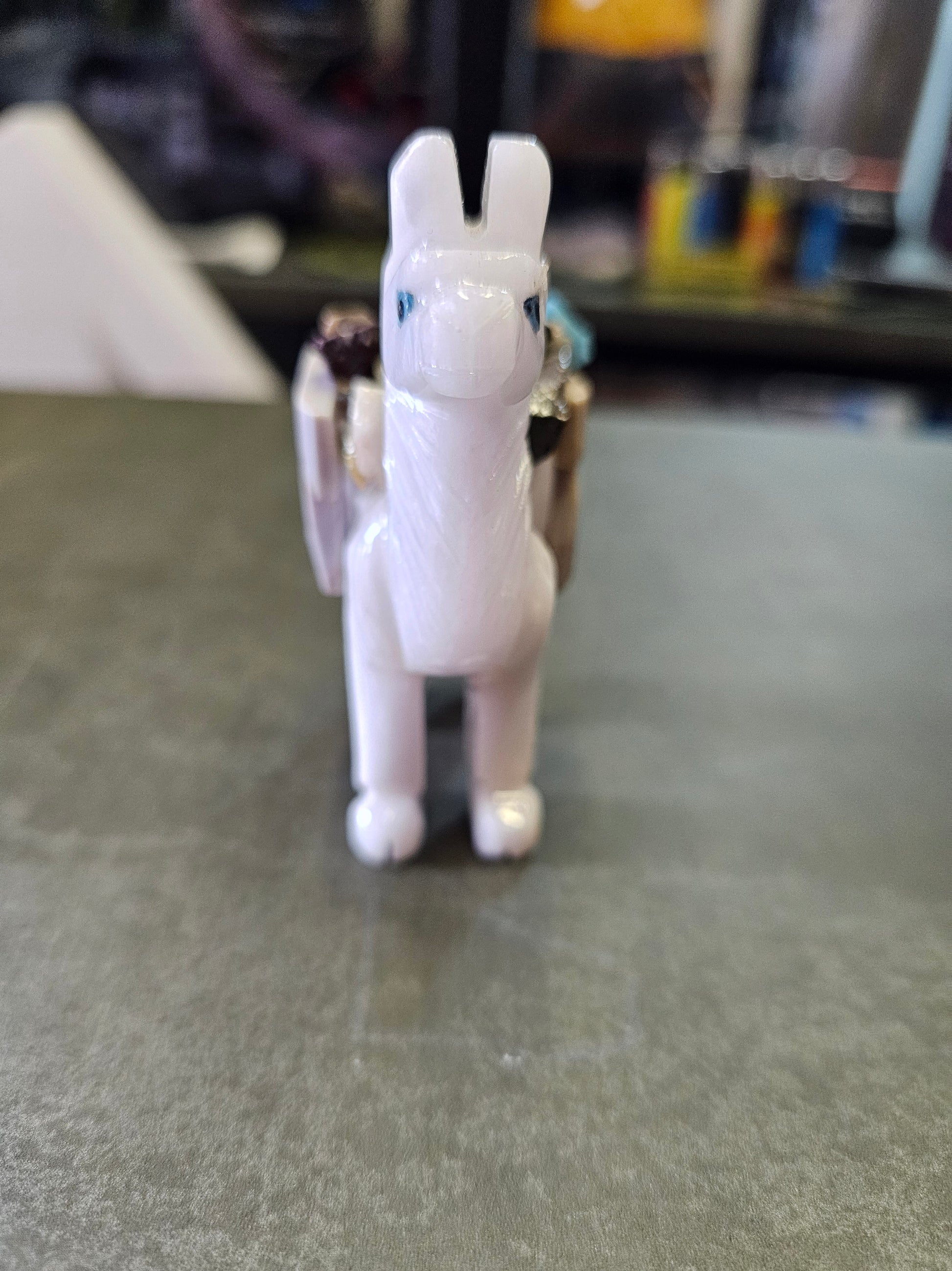 ADORNO LLAMA DEL SOL – TALLADA EN PIEDRA NATURAL - INSPIRADO EN LA ENERGÍA Y VITALIDAD DEL INTI - 4.CM