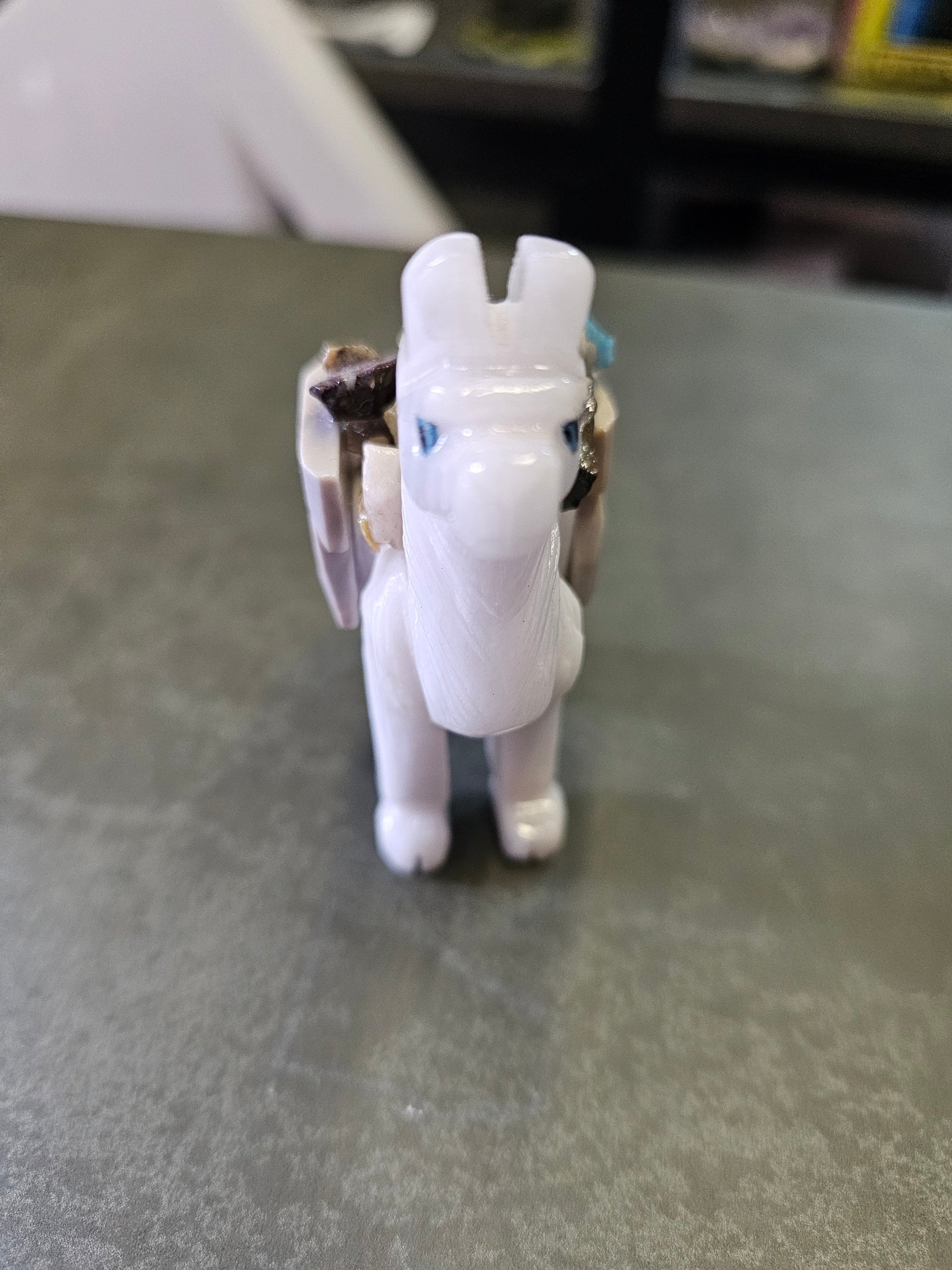 ADORNO LLAMA DEL SOL – TALLADA EN PIEDRA NATURAL - INSPIRADO EN LA ENERGÍA Y VITALIDAD DEL INTI - 4.CM