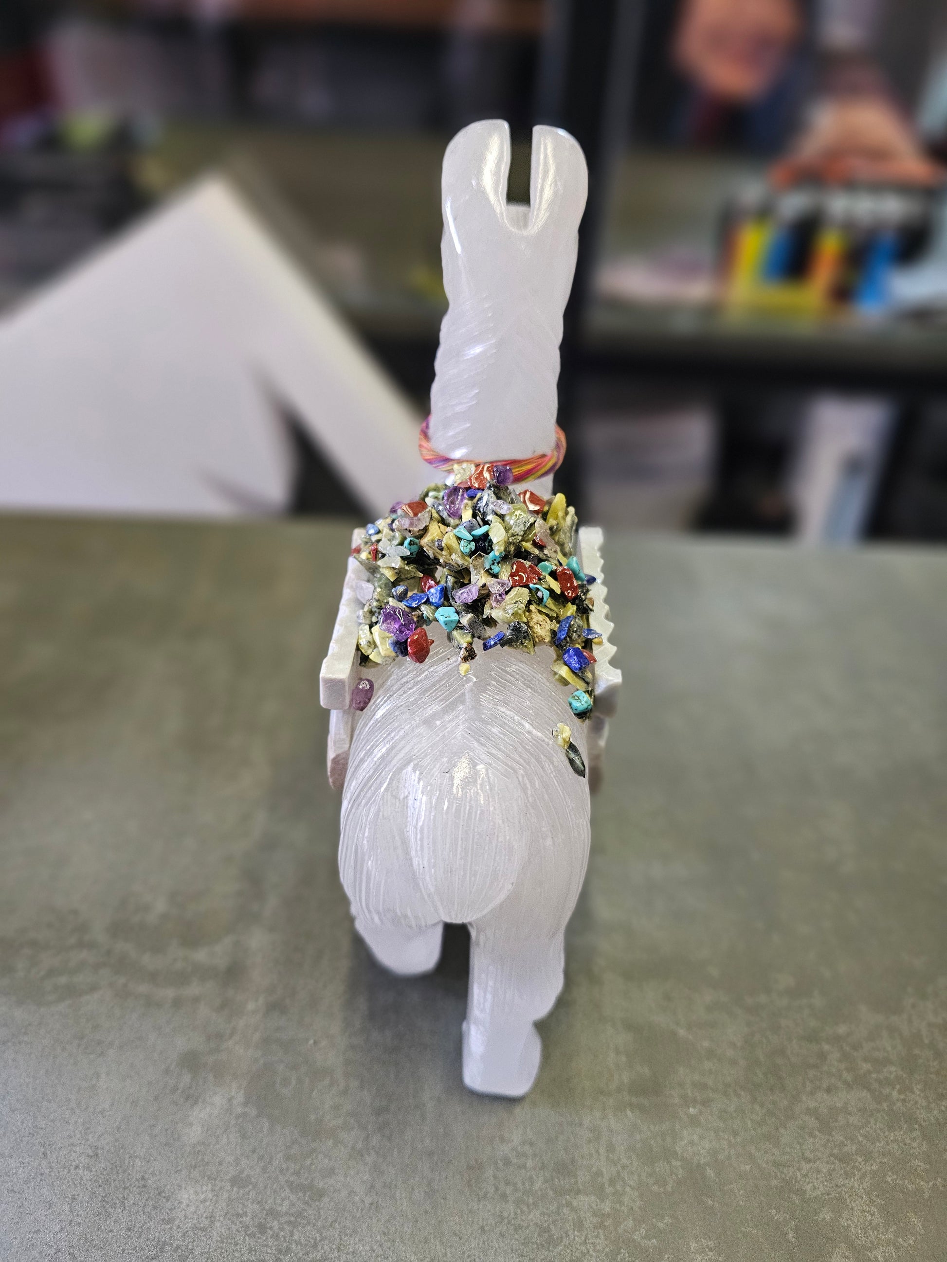 ADORNO LLAMA SAGRADA – SIMBOLIZA LA SABIDURÍA Y LA GUÍA ESPERITUAL - 17.5.CM
