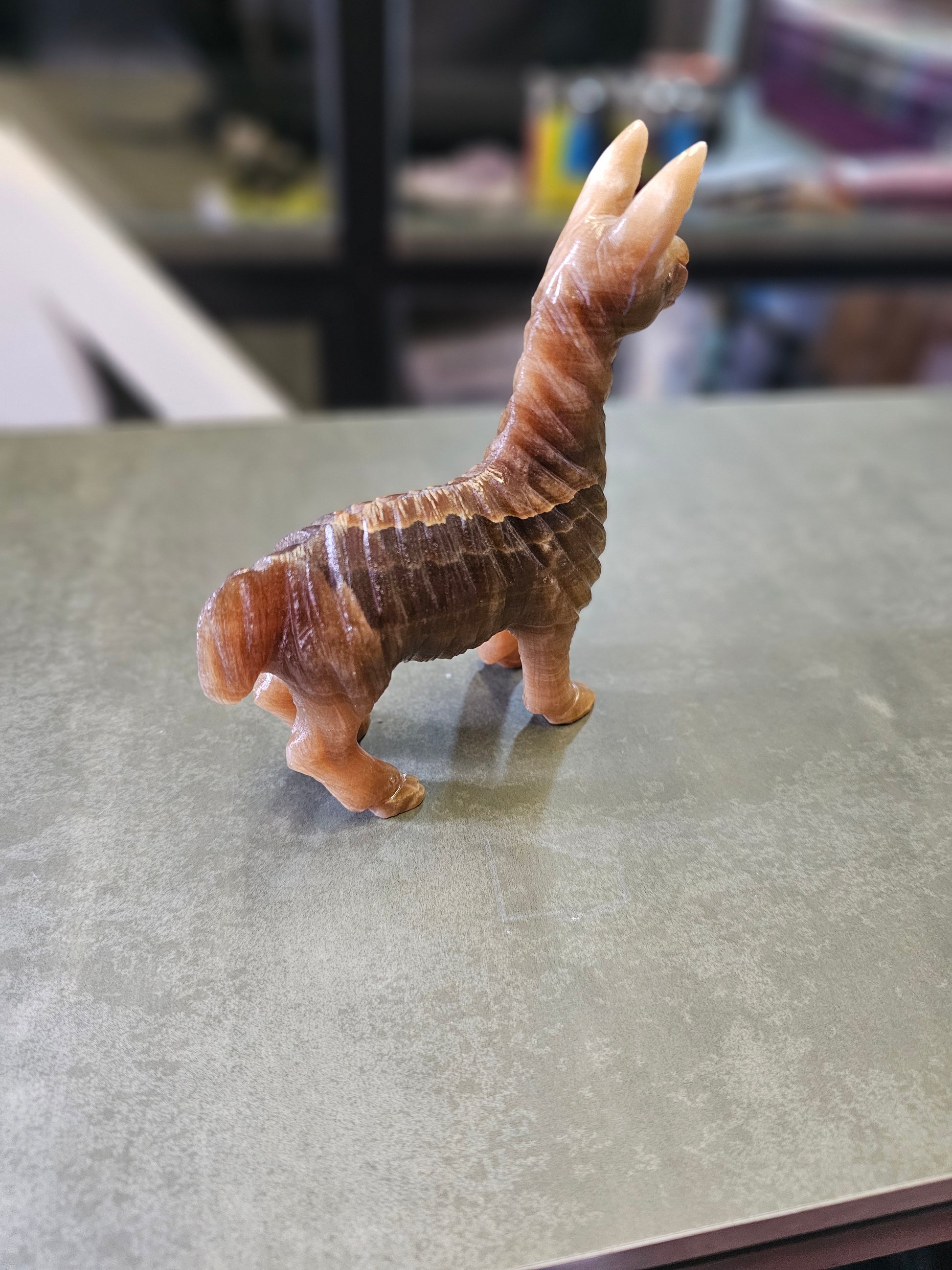 LLAMITA ADORNO  GRANDE TALLADA Y CON UN MEJOS DISEÑO 15 CM