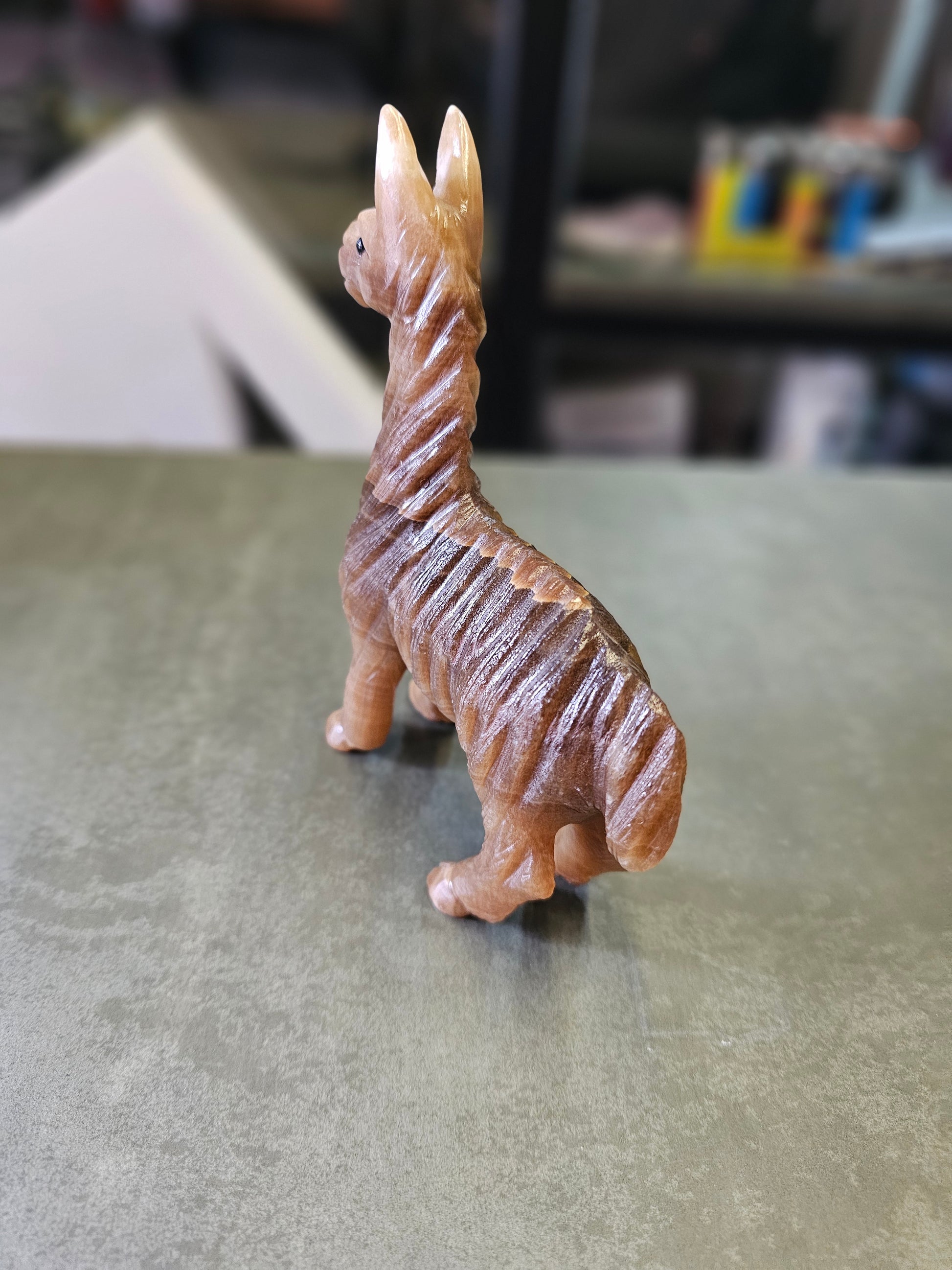LLAMITA ADORNO  GRANDE TALLADA Y CON UN MEJOS DISEÑO 15 CM