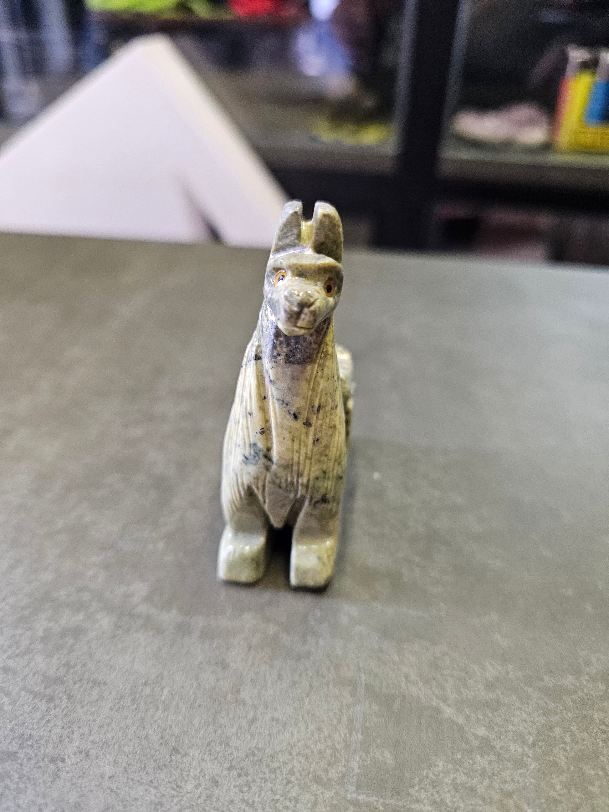 ADORNO LLAMA VIAJERA ANDINA – INSPIRADA EN EL ROL DE LAS LLAMAS COMO COMPAÑERAS EN LOS CAMINOS MONTAÑOSOS - 7.5CM