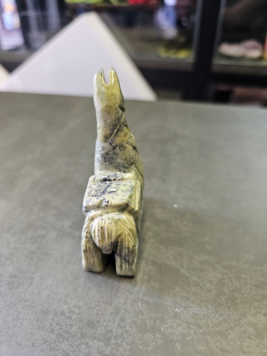 ADORNO LLAMA VIAJERA ANDINA – INSPIRADA EN EL ROL DE LAS LLAMAS COMO COMPAÑERAS EN LOS CAMINOS MONTAÑOSOS - 7.5CM