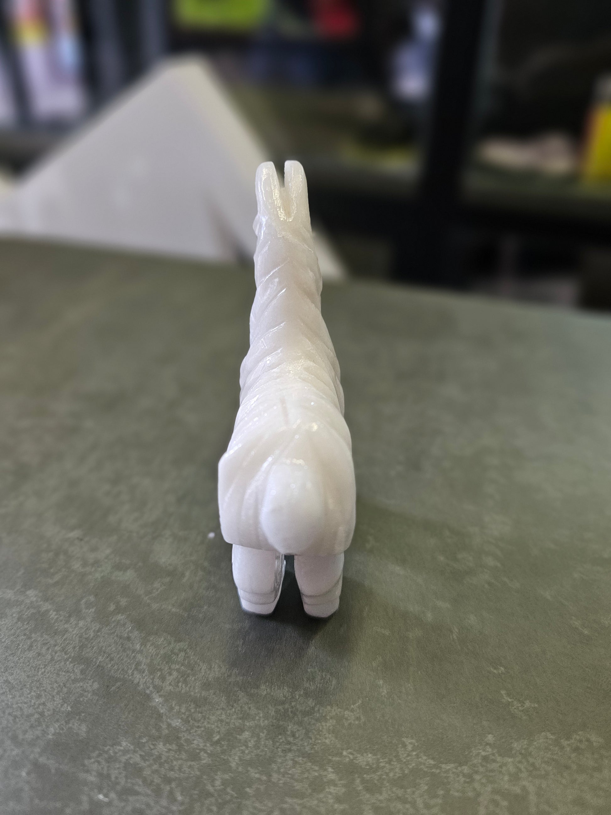 ADORNO LLAMAS PROTECTORAS - TALLADA EN PIEDRA NATURAL - PERFECTO PARA RESALTAR LA CULTURA DE LOS ANDES - 3.3CM