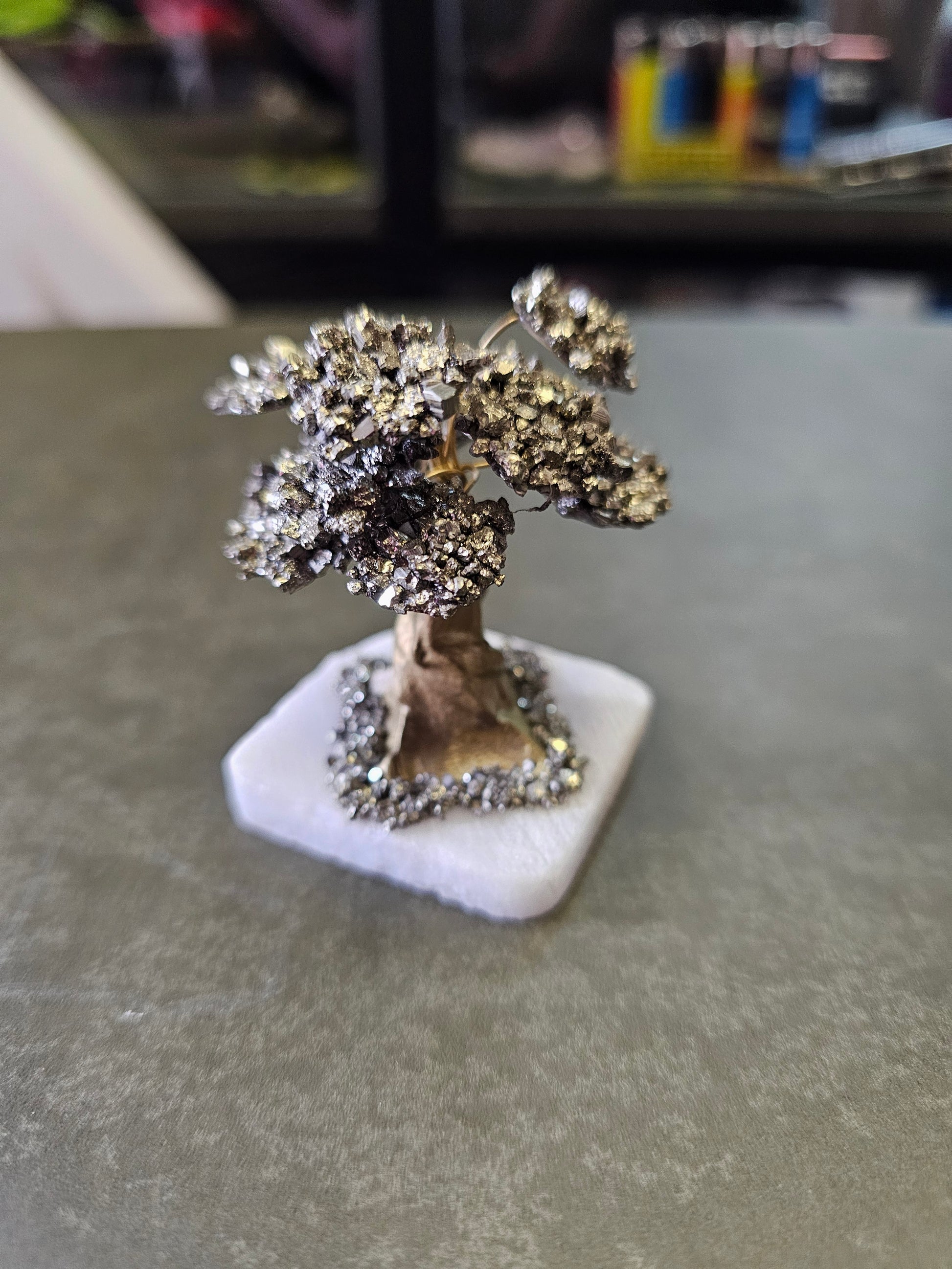 ADORNO ÁRBOL DE LA VIDA DESTINO DORADO – LA PIRITA ATRAE PROSPERIDAD Y GUÍA EL CAMINO HACIA LA ABUNDANCIA - 5.5.CM