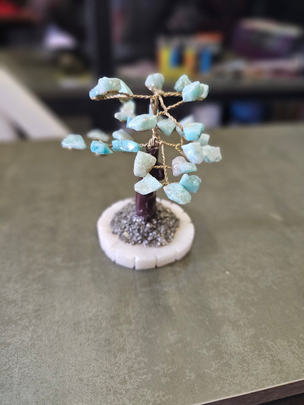 ADORNO ÁRBOL DE LA VIDA ALQUIMIA DIVINA - LA PIRITA ES SÍMBOLO DE TRANSFORMACIÓN Y LAS PIEDRAS, DEL EQUILIBRIO - 14.CM