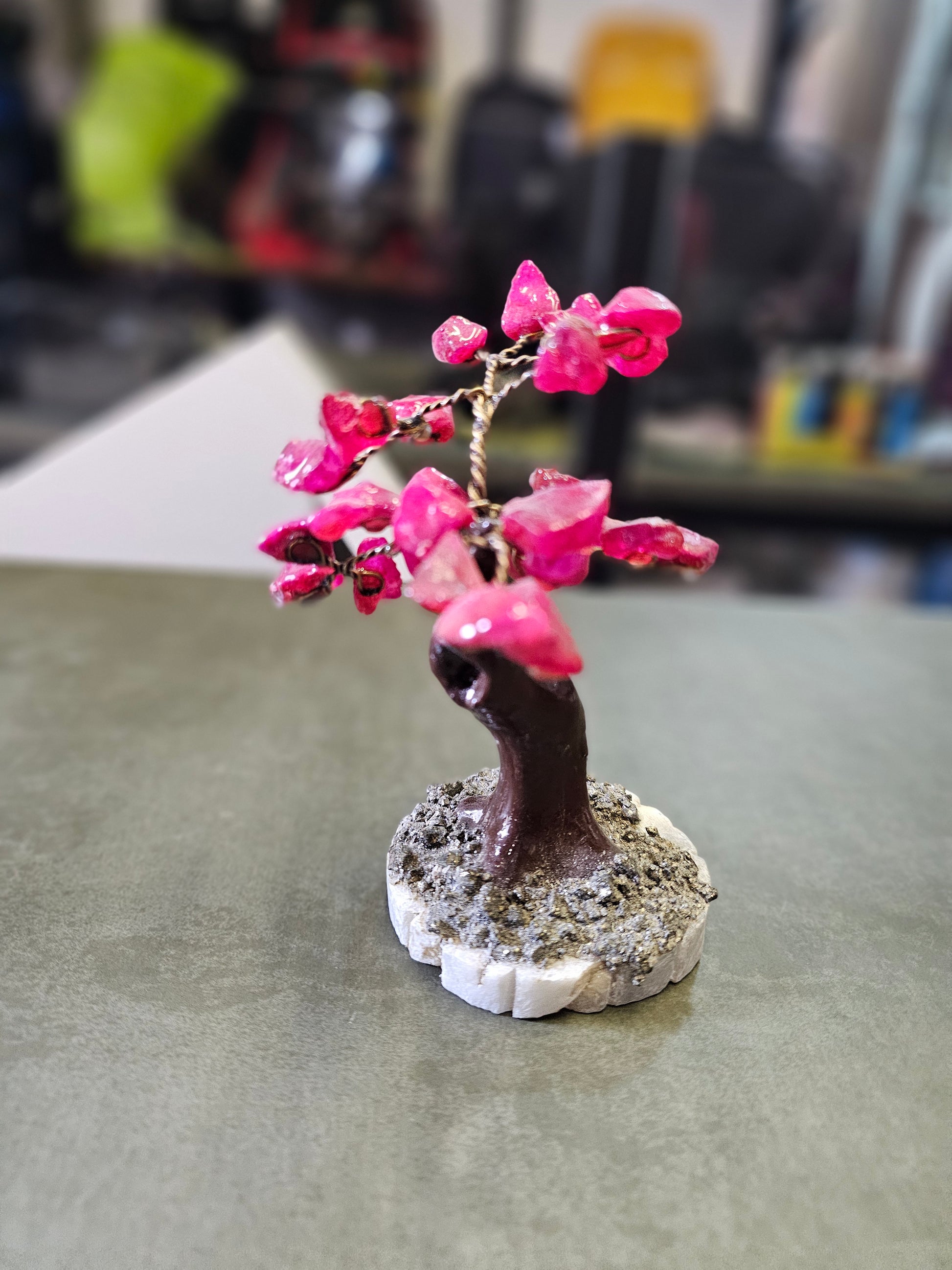 ADORNO ÁRBOL DE LA VIDA ALQUIMIA DIVINA - LA PIRITA ES SÍMBOLO DE TRANSFORMACIÓN Y LAS PIEDRAS, DEL EQUILIBRIO - 14.CM