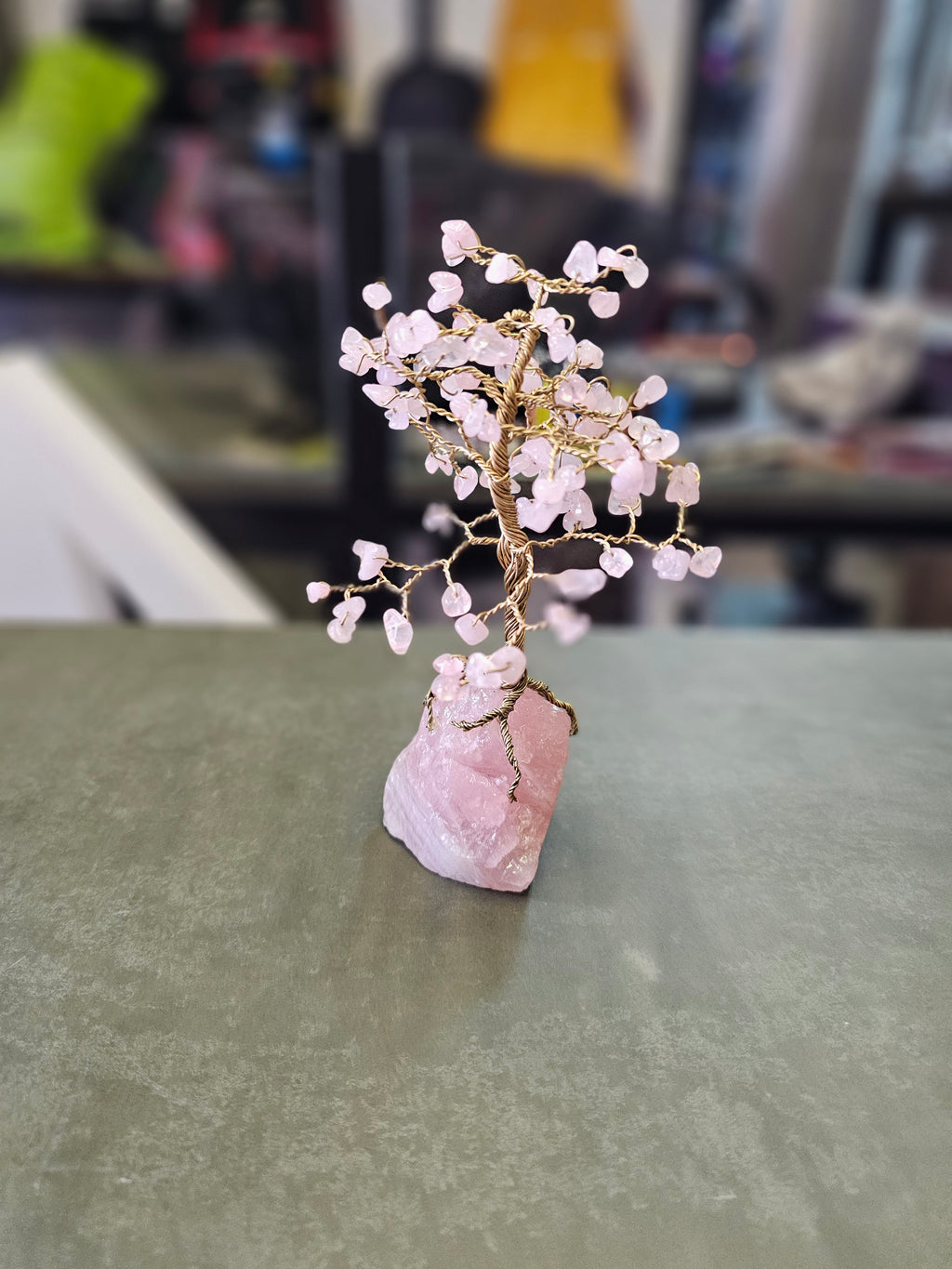 ADORNO ÁRBOL DE LA VIDA MÍSTICO DE CUARZO – DESTACA SU  ESCENCIA ESPIRITUAL Y PROTECTORA - 16.CM