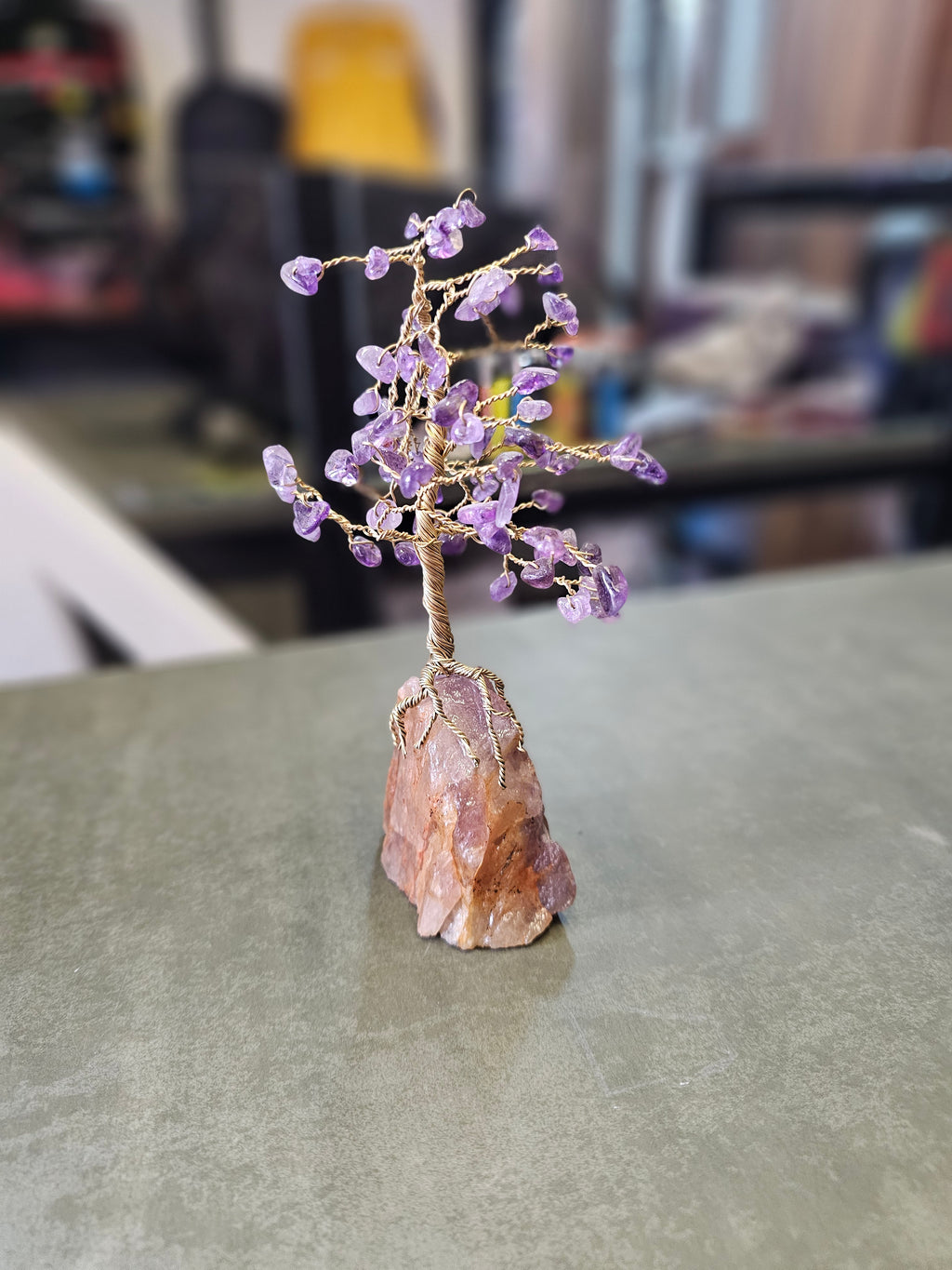 ADORNO ÁRBOL DE LA VIDA MÍSTICO DE CUARZO – DESTACA SU  ESCENCIA ESPIRITUAL Y PROTECTORA - 16.CM