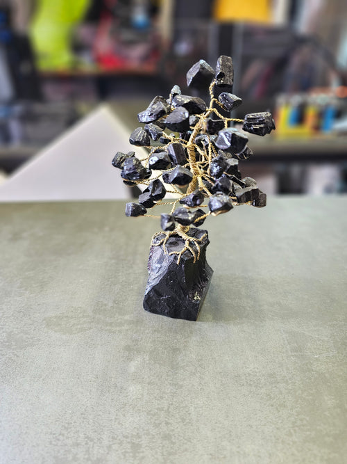 ADORNO ÁRBOL DE LA VIDA MÍSTICO DE CUARZO – DESTACA SU  ESCENCIA ESPIRITUAL Y PROTECTORA - 16.CM