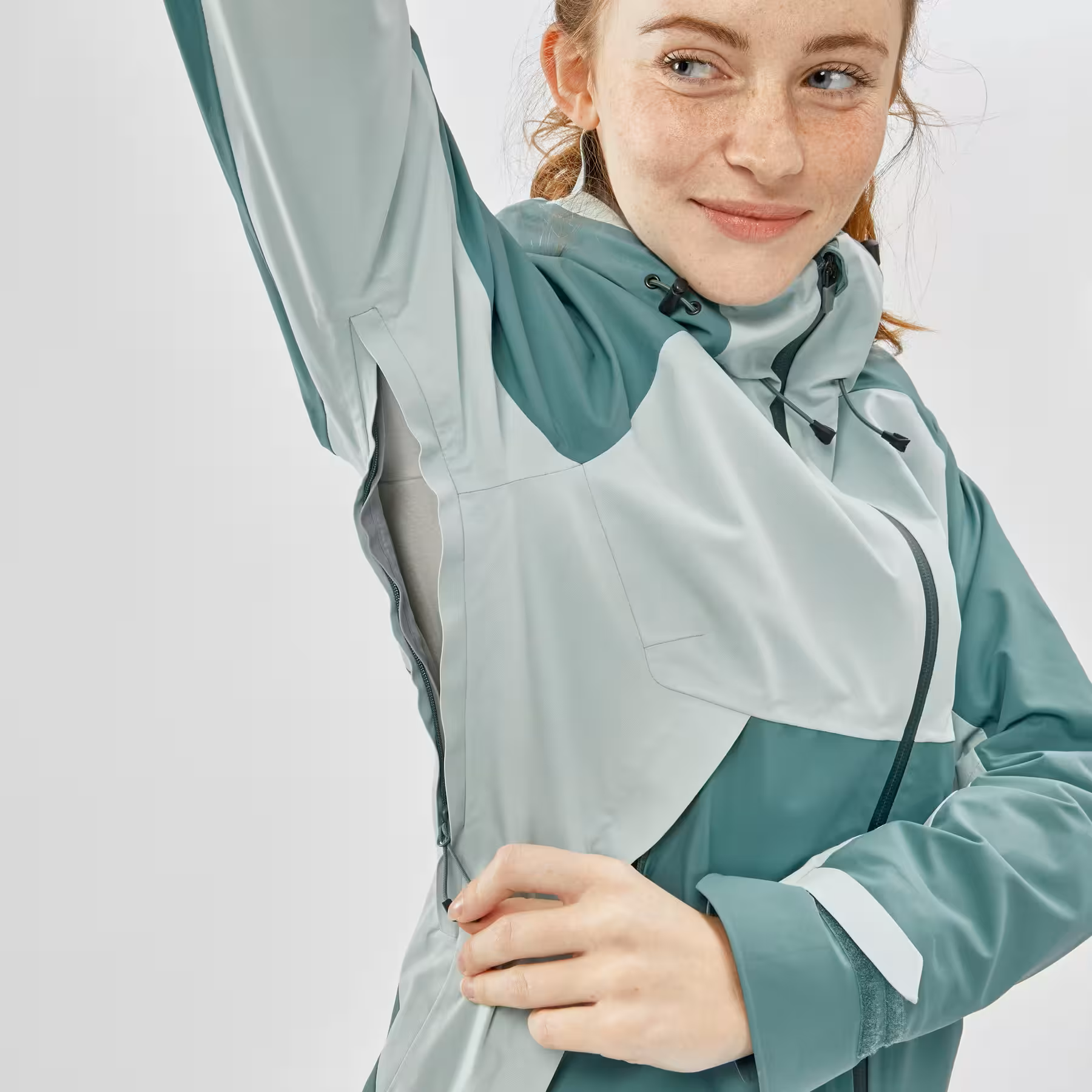 CASACA IMPERMEABLE  PARA MONTAÑA Y TREKKING MH500 QUECHUA