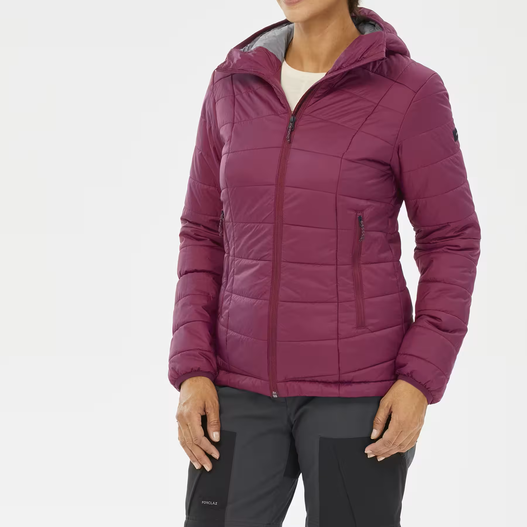 CASACA ACOLCHONADA PARA TREKING - CON CAPUCHA - FEMENINO - MT100 FORCLAZ