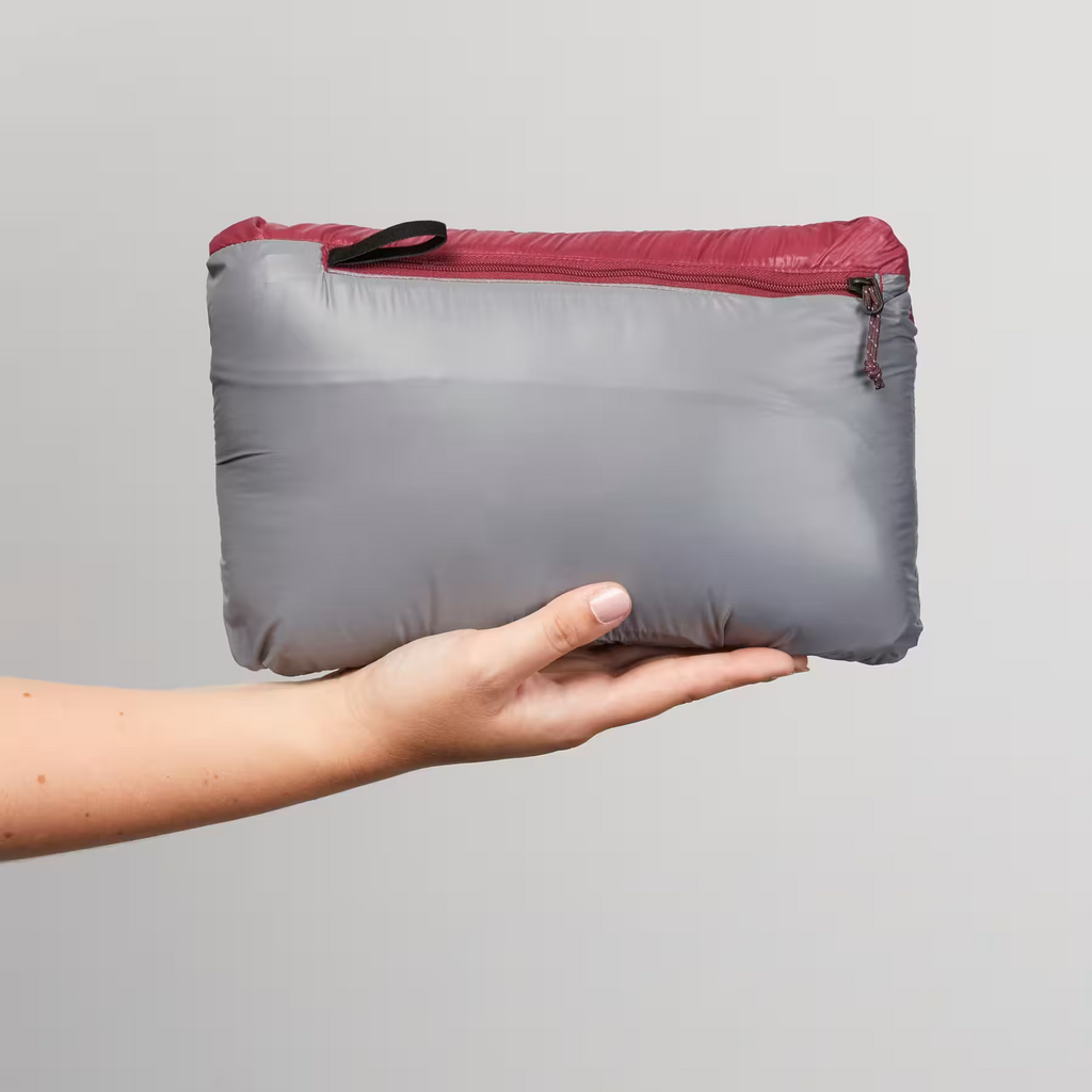 CASACA ACOLCHONADA PARA TREKING - CON CAPUCHA - FEMENINO - MT100 FORCLAZ